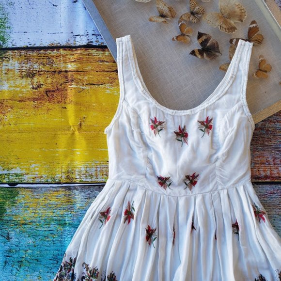 Modcloth Float to the Forefront Embroidered Dress - Picture 5 of 10